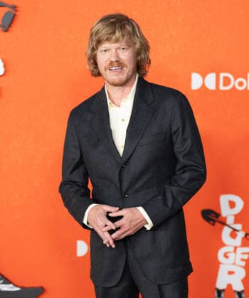 Los Angeles Premiere Of Warner Bros. Pictures Digger US actor Jessie Plemons arrives on the red carpet premiere of Digger at the Directors Village in Westwood California on Sep. 28, 2026. Connor Terry ImageSPACE Westwood The Directors Village California United States Copyright: xConnorxTerry imageSPACEx