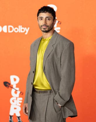 Los Angeles Premiere Of Warner Bros. Pictures Digger British actor Riz Ahmed arrives on the red carpet premiere of Digger at the Directors Village in Westwood California on Sep. 28, 2026. Connor Terry ImageSPACE Westwood The Directors Village California United States Copyright: xConnorxTerry imageSPACEx