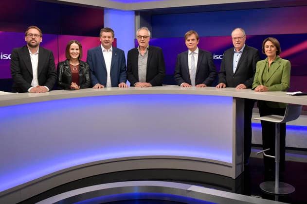 Paul Ronzheim, Sophia Maier, Sven Schulze, Christian Rach, Bernd Baumann, Peer Steinbrücke und Sandra Maischberger in der ARD-Talkshow maischberger im Studio Berlin Adlershof. Berlin, 28.09.2026