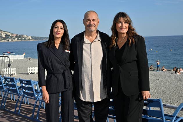 Leïla Bekhti, Jean-Pierre Jeunet and Valérie Perrin at a photocall for the film *Changer l’eau des fleurs*, directed by Jean-Pierre Jeunet and based on the novel by Valérie Perrin, as part of the 8th edition of the Ciné Roman Festival in Nice on September 28, 2026. Jacovides Bebert, Bestimage. Photocall for the film *Changer l’eau des fleurs*, directed by Jean-Pierre Jeunet and based on the novel by Valérie Perrin, at the 8th edition of the Ciné Roman Festival in Nice on September 28, 2026, Paris, France Copyright: xBrunoxBebertx xDominiquexjacovidesx xBestimagexBrunoxBebertx xDominiquexjacovidesx xBestimagex