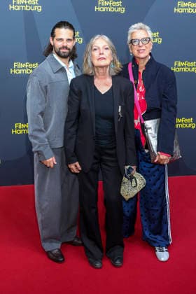 ABB FILMFEST- Josef Ellers, Angela Winkler, Doris Doerrie zu Gast auf dem roten Teppich bei der Premiere des Films Frau Winkler verlaesst das Haus auf dem FilmFest Hamburg 2026 im Kino Cinemaxx Dammtor in Hamburg am 28.09.2026 Hamburg Deutschland