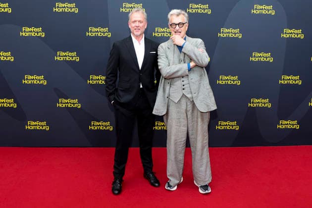 ABB FILMFEST- Karsten Bruening mit Wim Wenders zu Gast auf dem roten Teppich bei der Premiere des Films From Inside Out auf dem FilmFest Hamburg 2026 im Kino Cinemaxx Dammtor in Hamburg am 28.09.2026 Hamburg Deutschland