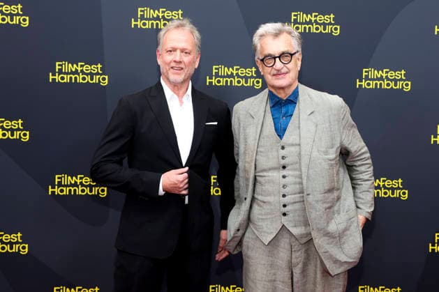 ABB FILMFEST- Karsten Bruening mit Wim Wenders zu Gast auf dem roten Teppich bei der Premiere des Films From Inside Out auf dem FilmFest Hamburg 2026 im Kino Cinemaxx Dammtor in Hamburg am 28.09.2026 Hamburg Deutschland