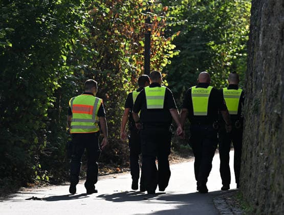 29.09.2026, xophax, öffentliches Leben, Köln, Cologne. Rodenkirchen. Bombenfund. Stadt Köln Warnung, Weltkriegsbombe. Ordnungsamt am Rheinufer, Köln