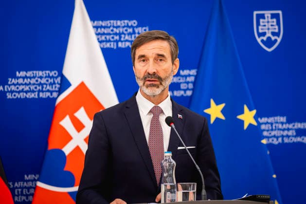 Juraj Blanar, Aussenminister der Slowakei, aufgenommen im Rahmen einer Pressekonferenz in Bratislava, 29.09.2026. Fotografiert im Auftrag des Auswaertigen Amtes Bratislava Slowakei Copyright: xJulianexSonntagx