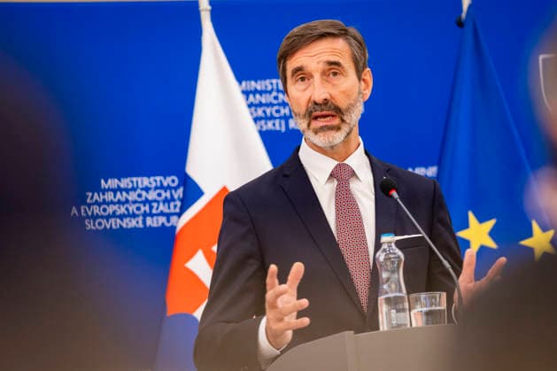 Juraj Blanar, Aussenminister der Slowakei, aufgenommen im Rahmen einer Pressekonferenz in Bratislava, 29.09.2026. Fotografiert im Auftrag des Auswaertigen Amtes Bratislava Slowakei Copyright: xJulianexSonntagx
