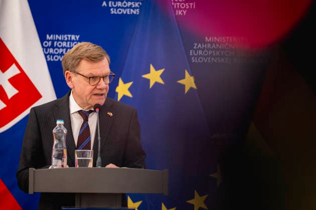 Johann Wadephul (CDU), Bundesaussenminister, aufgenommen im Rahmen einer Pressekonferenz in Bratislava, 29.09.2026. Fotografiert im Auftrag des Auswaertigen Amtes Bratislava Slowakei Copyright: xJulianexSonntagx