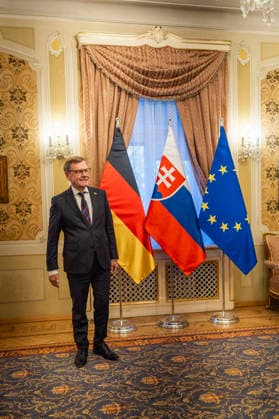 Johann Wadephul (CDU), Bundesaussenminister, im Regierungssitz des Premierministers der Slowakei in Bratislava, 29.09.2026. Fotografiert im Auftrag des Auswaertigen Amtes Bratislava Slowakei Copyright: xJulianexSonntagx