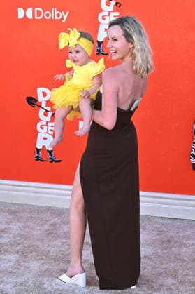 Kimberley Crossman mit Tochter Coco Joan Walsh bei der Premiere des Kinofilms Digger im Directors Village. Los Angeles, 28.09.2026