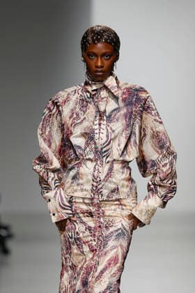 A model walks the runway during the Weinsanto Ready-to-Wear Spring Summer 2027 fashion show as part of Paris Fashion Week on September 28, 2026, in Paris, France. Bestimage, Paris, France  Copyright: xAgencex xBestimagexAgencex xBestimagex