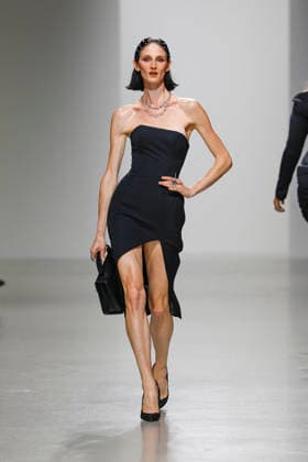 A model walks the runway during the Weinsanto Ready-to-Wear Spring Summer 2027 fashion show as part of Paris Fashion Week on September 28, 2026, in Paris, France. Bestimage, Paris, France  Copyright: xAgencex xBestimagexAgencex xBestimagex