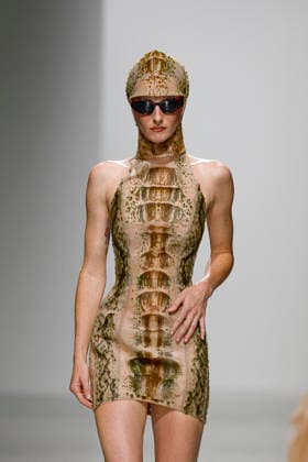 A model walks the runway during the Weinsanto Ready-to-Wear Spring Summer 2027 fashion show as part of Paris Fashion Week on September 28, 2026, in Paris, France. Bestimage, Paris, France  Copyright: xAgencex xBestimagexAgencex xBestimagex