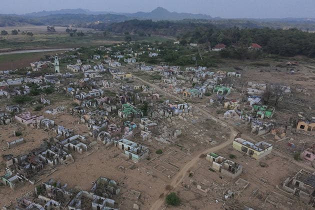 Submerged Somang village re-emerges as water recedes at Karian Dam in Banten, Indonesia LEBAK, INDONESIA — SEPTEMBER 29: An aerial view show the submerged Somang village emerging as water levels recede at Karian Dam in Lebak, Banten, Indonesia, on September 29, 2026. The drop in water levels, amid a prolonged dry season and El Nino conditions, has revealed the ruins of homes and other structures belonging to the village, which was submerged following the construction of the dam. Agoes Rudianto Anadolu Lebak Indonesia. Editorial use only. Please get in touch for any other usage.  Copyright: x2026xAnadoluxAgoesxRudiantox