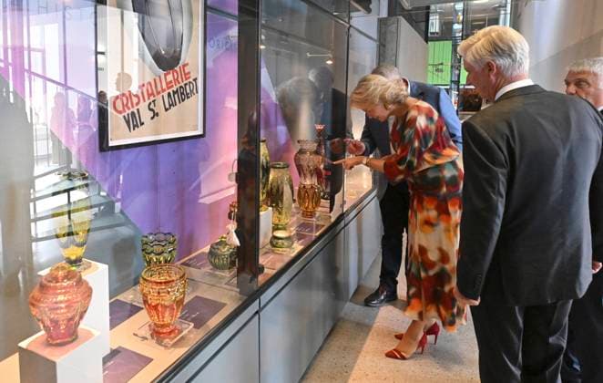 Royal Visit To The Province Of Liege SERAING, BELGIUM - SEPTEMBER 29: King Philippe and Queen Mathilde are visiting the province of Liège. The King and Queen visit the Val Saint Lambert crystal factory, which is celebrating its 200th anniversary this year. Following a presentation on the history and redevelopment of the site, the King and Queen will tour the museum and view the famous Vase of the Nine Provinces. The visit concludes with a glassblowing demonstration in the workshop. September 29, 2026 in Seraing, Belgium, 29 09 2026 Seraing Belgium  Copyright: xBertxVanxDenxBrouckex