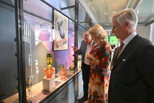 Royal Visit To The Province Of Liege SERAING, BELGIUM - SEPTEMBER 29: King Philippe and Queen Mathilde are visiting the province of Liège. The King and Queen visit the Val Saint Lambert crystal factory, which is celebrating its 200th anniversary this year. Following a presentation on the history and redevelopment of the site, the King and Queen will tour the museum and view the famous Vase of the Nine Provinces. The visit concludes with a glassblowing demonstration in the workshop. September 29, 2026 in Seraing, Belgium, 29 09 2026 Seraing Belgium  Copyright: xBertxVanxDenxBrouckex