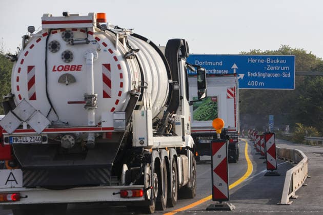 Rekordbauzeit für vier neue Brücken im Autobahn-Kreuz Herne. Schnellbauweise Pressetermin der Autobahn GmbH. Rekordbauzeit. Deutschlandpremiere war der Bau der Brücken in Fertigteilbauweise. Unmittelbar nach der Freigabe fließt der Verkehr wieder auf der A42 wie gewohnt. Herne, Nordrhein-Westfalen, DEU, Deutschland, 29.09.2026