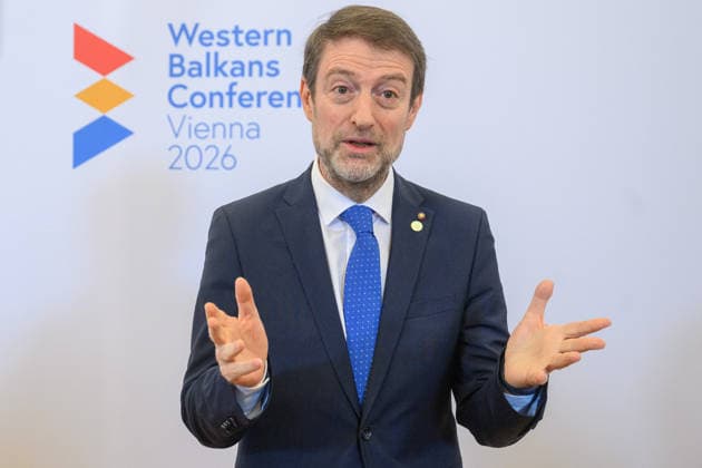 Â - Wien 29.09.2026 - Die Europaministerin lädt im Rahmen des österreichischen Vorsitzes im Slavkov-Format ihre Amtskolleginnen und Amtskollegen der Slavkov-Gruppe sowie der sechs Westbalkan-Staaten zu einer Konferenz ins Bundeskanzleramt ein.. PHOTO: Chefunterhändler bei der Europäischen Union Jeton Zulfaj (Kosovo) Austria s Europe Minister hosts a conference at the Federal Chancellery, bringing together ministers from the Slavkov Group and the six Western Balkan states as part of Austria s Slavkov Format presidency. Balkan, Konferenz, Verständigung, EU-Beitritt Westbalkan-Konferenz