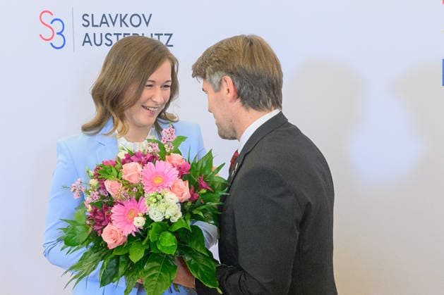 Â - Wien 29.09.2026 - Die Europaministerin lädt im Rahmen des österreichischen Vorsitzes im Slavkov-Format ihre Amtskolleginnen und Amtskollegen der Slavkov-Gruppe sowie der sechs Westbalkan-Staaten zu einer Konferenz ins Bundeskanzleramt ein.. PHOTO: Kanzlerantministerin für Integration, Familie, Jugend und EU-Agenden Claudia Bauer (ÖVP) und Staatssekretär für auswärtige und europäische Angelegenheiten Marek Estok (Slowakei) Austria s Europe Minister hosts a conference at the Federal Chancellery, bringing together ministers from the Slavkov Group and the six Western Balkan states as part of Austria s Slavkov Format presidency. Balkan, Konferenz, Verständigung, EU-Beitritt, Claudia Plakolm Westbalkan-Konferenz
