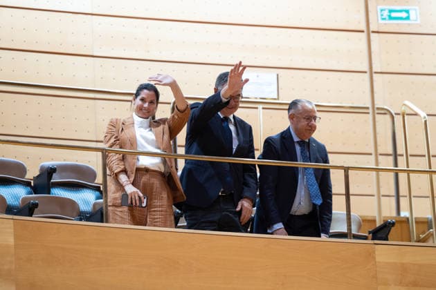 The Senate plenary session debates a motion on Democratic Memory, with the housing crisis as the underlying issue. The current president of the Andean Parliament, Chilean Senator Manuel José Ossandón, greets the Senate during a plenary session on September 29, 2026, in Madrid, Spain. The opposition will debate a motion on the Law on Democratic Memory and a proposal to create a commission on Ceuta. In addition, various committees will examine initiatives on workplace inclusion for people with disabilities, Sahrawi nationality, and the ban on conversion therapy. SEPTEMBER 29, 2026 Jesús Hellí Madrid, Spain  Copyright: xJesusxHellinx 7808518
