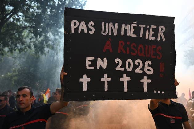 Firefighters gathered and marched through the French capital today. Among other things, they are calling for better staffing levels and more favourable working conditions in terms of both staff numbers and equipment. - 29 09 2026 - France Paris -  JulienxMattiax xLexPictorium LePictorium_0341357
