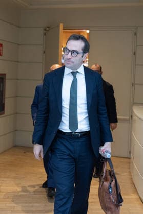 The Senate plenary session debates a motion on Democratic Memory, with the housing crisis as the underlying issue. First Vice President and Minister of Economy, Trade, and Business Carlos Cuerpo, upon his arrival at a plenary session in the Senate on September 29, 2026, in Madrid, Spain. The opposition will debate a motion on the Democratic Memory Act and a proposal to establish a commission on Ceuta. In addition, various committees will examine initiatives on workplace inclusion for people with disabilities, Sahrawi nationality, and the ban on conversion therapy. SEPTEMBER 29, 2026 SENATE POLITICAL MINISTERS Jesús Hellí Madrid Madrid, Spain  Copyright: xJesusxHellinx 7808630