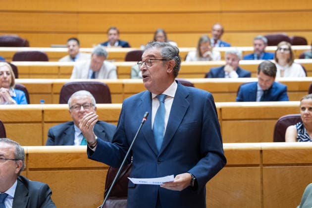 The Senate plenary session is debating a motion on Democratic Memory, with the housing crisis as the underlying issue. Popular Party Senator Gerardo Camps during a plenary session in the Senate on September 29, 2026, in Madrid, Spain. The opposition will debate a motion on the Democratic Memory Act and a proposal to establish a commission on Ceuta. In addition, various committees will examine initiatives on workplace inclusion for people with disabilities, Sahrawi nationality, and the ban on conversion therapy. SEPTEMBER 29, 2026 SENATE POLITICAL MINISTERS Jesús Hellí Madrid, Madrid, Spain  Copyright: xJesusxHellinx 7808645