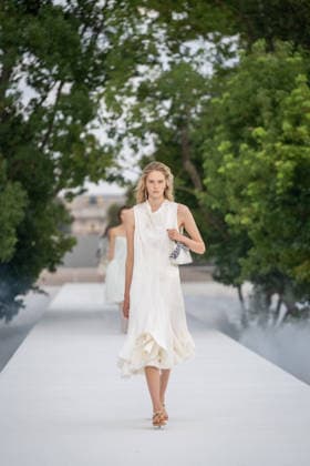 PFW - Dior Runway A model walks the runway during the Christian Dior Womenswear Spring Summer 2027 show as part of Paris Fashion Week on September 29, 2026 in Paris, France. Photo by Alexis Jumeau ABACAPRESS.COM Paris France  Copyright: xJumeauxAlexis ABACAx