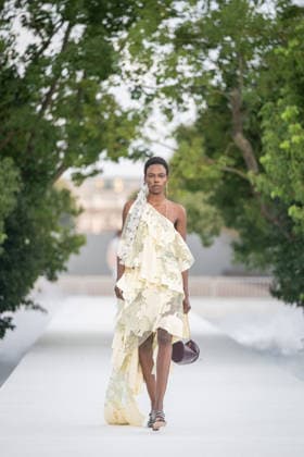 PFW - Dior Runway A model walks the runway during the Christian Dior Womenswear Spring Summer 2027 show as part of Paris Fashion Week on September 29, 2026 in Paris, France. Photo by Alexis Jumeau ABACAPRESS.COM Paris France  Copyright: xJumeauxAlexis ABACAx