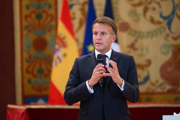 State visit to Spain of French Presidential couple – Meeting with students French President Emmanuel Macron pictured during meeting on « Democracy, youth and social networks : meeting the challenges of digital technology » in Madrid, Spain on September 29 2026. French Presidential couple pays a two-day state visit to Spain. Photo by Eliot Blondet ABACAPRESS.COM Madrid Spain  Copyright: xBlondetxEliot ABACAx