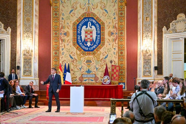 French President Emmanuel Macron delivers a speech to students at a conference titled Democracy, Youth, and Social Media: Meeting the Challenges of the Digital Age at the Complutense University of Madrid, Spain, on September 29, 2026. The French president is on a two-day official visit to Spain. Christian Liewig Bestimage French President Emmanuel Macron delivers a speech to students during a Democracy, youth and social networks: meeting the challenges of digital technology at Madrid’s Complutense University on September 29, 2026. French President Emmanuel Macron is on a two-day official visit to Spain. Madrid, Spain  Copyright: xChristianxLiewigx xBestimagexChristianxLiewigx xBestimagex