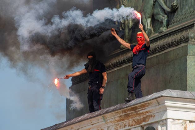 French Firefighters Strike Continues - Paris French firefighters stage a protest march from Place d Italie to Place de la Bastille in Paris, France on September 29, 2026, after demonstrating their dissatisfaction the previous afternoon, as firefighters continue to voice grievances over working conditions and reforms. Photo by Denis Prezat ABACAPRESS.COM Paris France  Copyright: xPrezatxDenis ABACAx