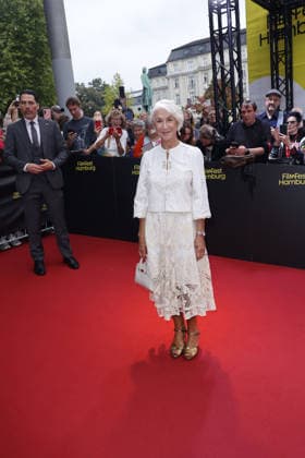 Helen Mirren bei der Ankunft zur Ehrung mit dem Douglas-Sirk-Preis am 29.09. 2026 im Cinemaxx im Rahmen vom 34. Filmfest in Hamburg Helen Mirren attends honoring ceremony with Douglas Sirk Award at Cinemaxx Dammtor on Septmeber 29, 2026 in Hamburg, Germany Douglas-Sirk-Preis fuer Helen Mirren beim 34. Filmfest in Hamburg