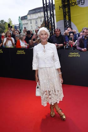 Helen Mirren bei der Ankunft zur Ehrung mit dem Douglas-Sirk-Preis am 29.09. 2026 im Cinemaxx im Rahmen vom 34. Filmfest in Hamburg Helen Mirren attends honoring ceremony with Douglas Sirk Award at Cinemaxx Dammtor on Septmeber 29, 2026 in Hamburg, Germany Douglas-Sirk-Preis fuer Helen Mirren beim 34. Filmfest in Hamburg