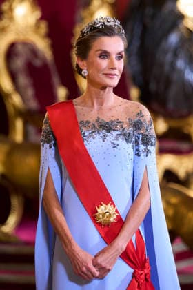 29-09-2026 Gala Queen Letizia pose before the galadinner at the royal palace in Madrid on the 1st day of the 2 day statevisit to Spain. No Spain Â  Copyright: xPPEx