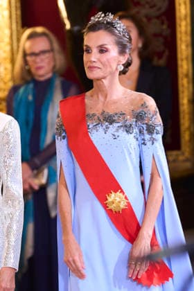 29-09-2026 Gala Queen Letizia pose before the galadinner at the royal palace in Madrid on the 1st day of the 2 day statevisit to Spain. No Spain Â  Copyright: xPPEx