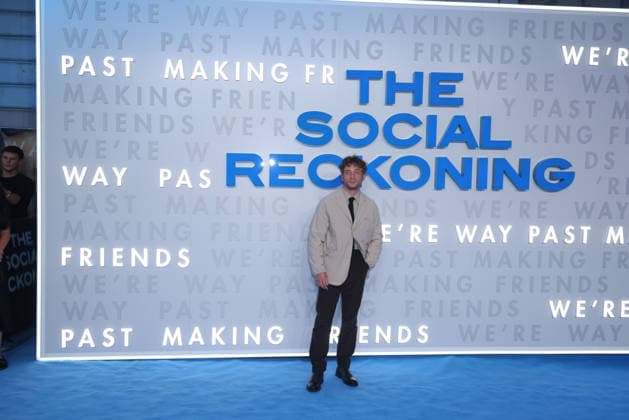 29 09 26 (L-R) Aaron Sorkin, Mikey Madison and Jeremy Allen White attends The Social Reckoning Gala Screening at Curzon Mayfair on September 29, 2026 in London, England. 29 09 26 The Social Reckoning Gala Screening at Curzon Mayfair on September 29, 2026 in London, England., Credit:Roger Alarcon Avalon United Kingdom, London  Copyright: xRogerxAlarconx xAvalonx 1139268733
