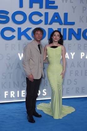 29 09 26 (L-R) Aaron Sorkin, Mikey Madison and Jeremy Allen White attends The Social Reckoning Gala Screening at Curzon Mayfair on September 29, 2026 in London, England. 29 09 26 The Social Reckoning Gala Screening at Curzon Mayfair on September 29, 2026 in London, England., Credit:Roger Alarcon Avalon United Kingdom, London  Copyright: xRogerxAlarconx xAvalonx 1139268879