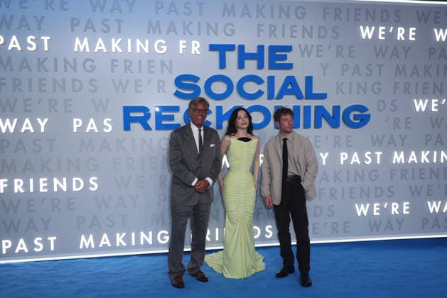 29 09 26 (L-R) Aaron Sorkin, Mikey Madison and Jeremy Allen White attends The Social Reckoning Gala Screening at Curzon Mayfair on September 29, 2026 in London, England. 29 09 26 The Social Reckoning Gala Screening at Curzon Mayfair on September 29, 2026 in London, England., Credit:Roger Alarcon Avalon United Kingdom, London  Copyright: xRogerxAlarconx xAvalonx 1139268951