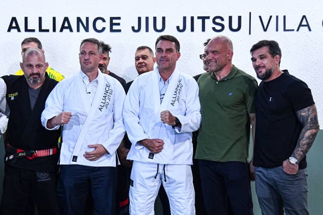 SaO PAULO, SP - 29.09.2026: FLaVIO BOLSONARO PARTICIPA DE ENCONTRO SP - Flavio Bolsonaro (PL), candidate for President of the Republic, participates in a meeting with black belts in Jiu-Jitsu, this Tuesday (29), at the Alliance academy, in the Vila Olimpia neighborhood, in Sao Paulo, SP. x3022295x  RobertoxCasimiro