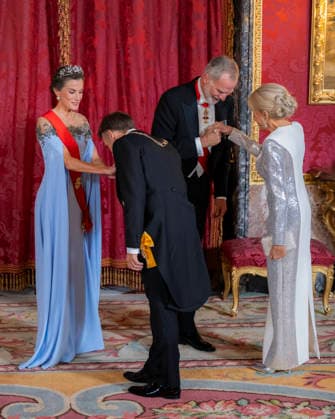 Spain s King Felipe VI and Queen Letizia welcome French President and his wife Brigitte Macron - Madrid EB Spain s King Felipe VI and Queen Letizia welcome French President Emmnauel Macron and his wife Brigitte Macron before a State dinner at Madrid s Royal Palace on September 29, 2026. Photo by Eliot Blondet ABACAPRESS.COM Madrid Spain Spain  Copyright: xBlondetxEliot ABACAx