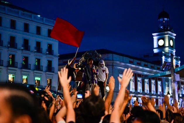 September 29, 2026, Madrid, Madrid, SPAIN: A large crowd gathers around the ongoing protest camp at Puerta del Sol in Madrid, Spain, on September 29, 2026. The square is packed with people showing their support for the housing protesters following reports and warnings about a possible attempt by neo-Nazi groups to forcefully remove the camp. The gathering takes place amid heightened tension surrounding the encampment, which was established after a demonstration demanding access to affordable housing. Madrid SPAIN - ZUMAz108 20260929_znp_z108_076 Copyright: xRichardxZubelzux