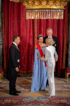 Spain s King Felipe VI and Queen Letizia welcome French President and his wife Brigitte Macron - Madrid EB Spain s King Felipe VI and Queen Letizia welcome French President Emmnauel Macron and his wife Brigitte Macron before a State dinner at Madrid s Royal Palace on September 29, 2026. Photo by Eliot Blondet ABACAPRESS.COM Madrid Spain Spain  Copyright: xBlondetxEliot ABACAx