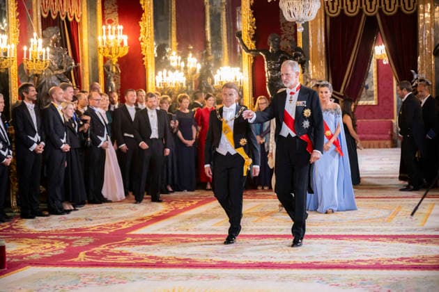 Spain s King Felipe VI and Queen Letizia welcome French President and his wife Brigitte Macron - Madrid EB Spain s King Felipe VI and Queen Letizia welcome French President Emmnauel Macron and his wife Brigitte Macron before a State dinner at Madrid s Royal Palace on September 29, 2026. Photo by Eliot Blondet ABACAPRESS.COM Madrid Spain Spain  Copyright: xBlondetxEliot ABACAx