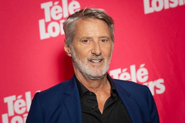 Tele Loisirs Awards - Paris French TV host Antoine De Caunes attends a photocall at the Tele Loisirs Awards 2026 at the Casino de Paris in Paris, France, on September 29, 2026. Photo by Alexis Jumeau ABACAPRESS.COM Paris France  Copyright: xJumeauxAlexis ABACAx