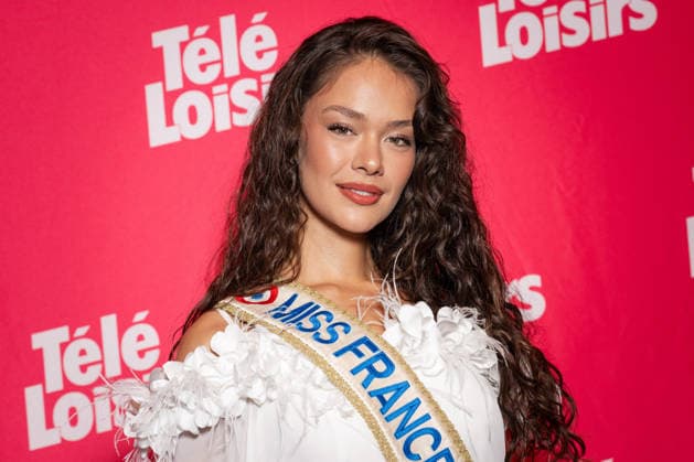 Tele Loisirs Awards - Paris Miss France 2026 Hinaupoko Deveze attends a photocall at the Tele Loisirs Awards 2026 at the Casino de Paris in Paris, France, on September 29, 2026. Photo by Alexis Jumeau ABACAPRESS.COM Paris France  Copyright: xJumeauxAlexis ABACAx