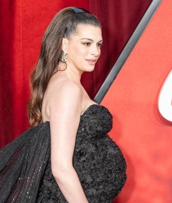 September 29, 2026, Bronx, New York, USA: Anne Hathaway wearing dress by Prabal Gurung attends premiere of Amazon MGM Studios Verity at AMC Lincoln Square in New York, NY on September 29, 2026. Bronx USA - ZUMAr339 20260929_znp_r339_024 Copyright: xLevxRadinx
