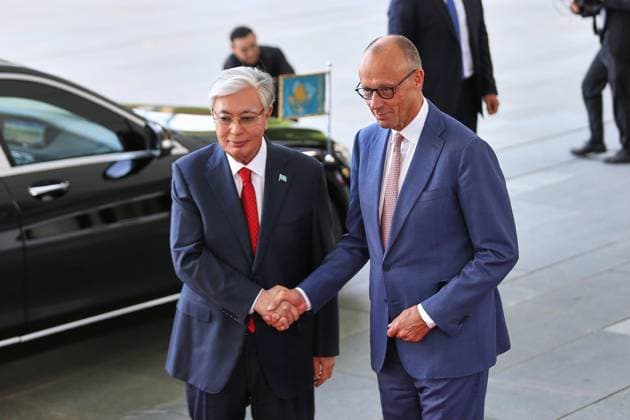 Berlin, Deutschland, 29.09.2026: Bundeskanzleramt: Empfang des Staatspräsidenten Kasachstans: Qassym-Schomart Toqajew und Bundeskanzler Friedrich Merz (CDU) Copyright: xdtsxNachrichtenagenturx dts_136761