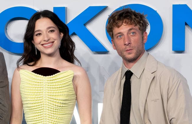 Mikey Madison and Jeremy Allen White attends The Social Reckoning Gala Screening at Curzon Mayfair in London, England. UK. Tuesday 29th September 2026. Copyright: xJamesxWarrenx THE SOCIAL RECKONING - GALA SCREENING 25