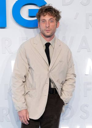 Jeremy Allen White attends The Social Reckoning Gala Screening at Curzon Mayfair in London, England. UK. Tuesday 29th September 2026. Copyright: xJamesxWarrenx THE SOCIAL RECKONING - GALA SCREENING 27