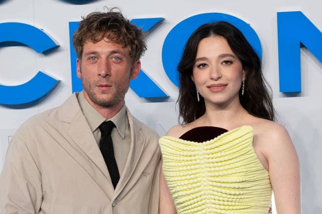 Jeremy Allen White and Mikey Madison attends The Social Reckoning Gala Screening at Curzon Mayfair in London, England. UK. Tuesday 29th September 2026. Copyright: xJamesxWarrenx THE SOCIAL RECKONING - GALA SCREENING 24